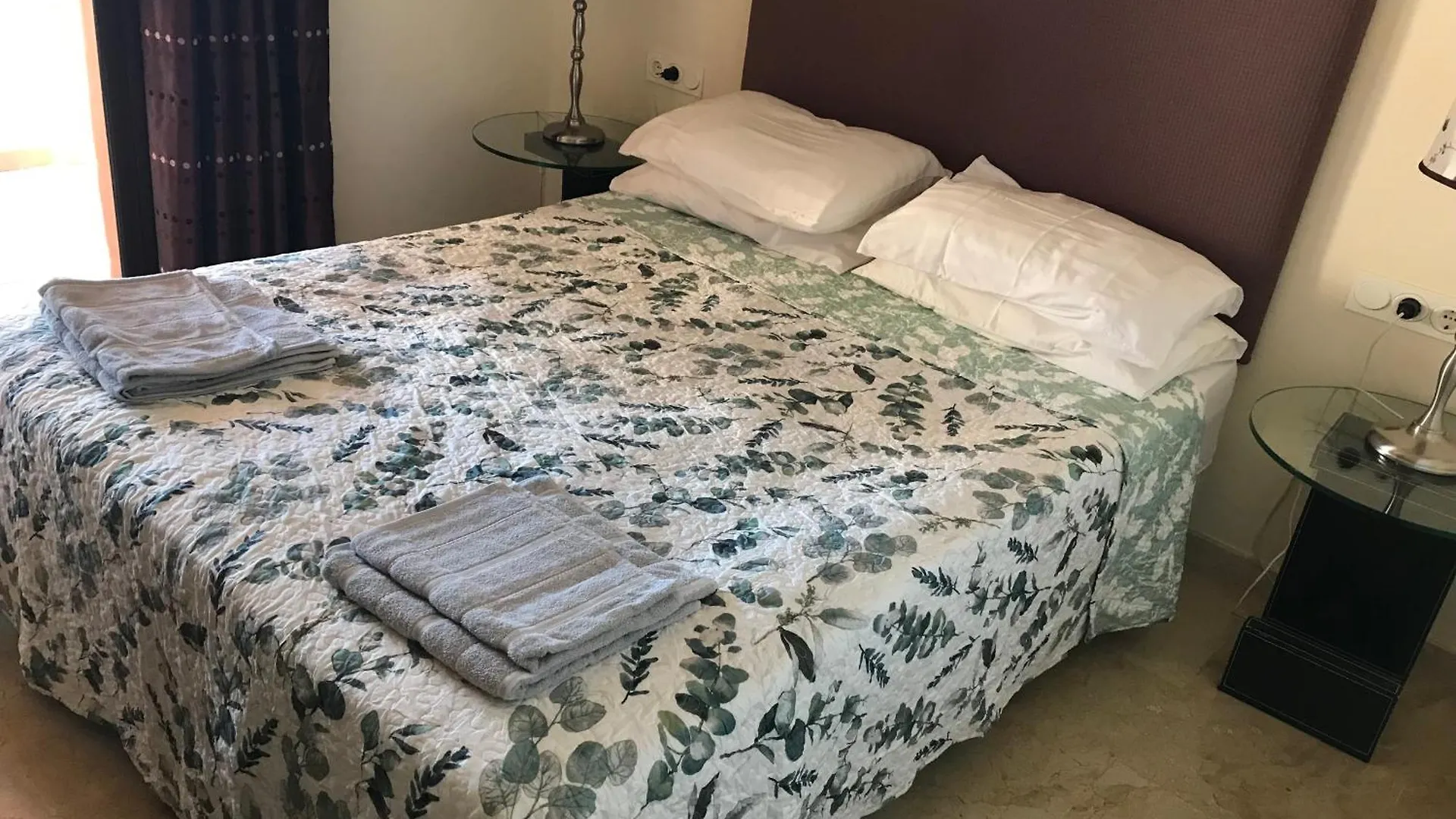 3 Bedroom Apartment, Duquesa, Spain San Luis de Sabinillas Espanha